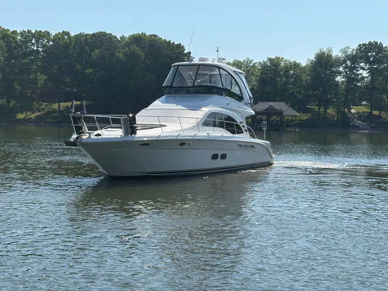 Slide: The Image of Sea Ray 500 Sedan Bridge 2005 - 8