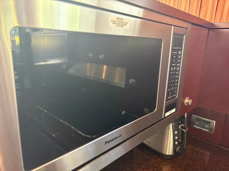 Slide: The Image of Sea Ray 500 Sedan Bridge 2005 - 82