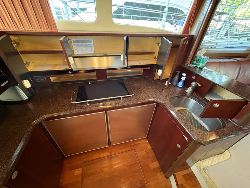 Slide: The Image of Sea Ray 500 Sedan Bridge 2005 - 90