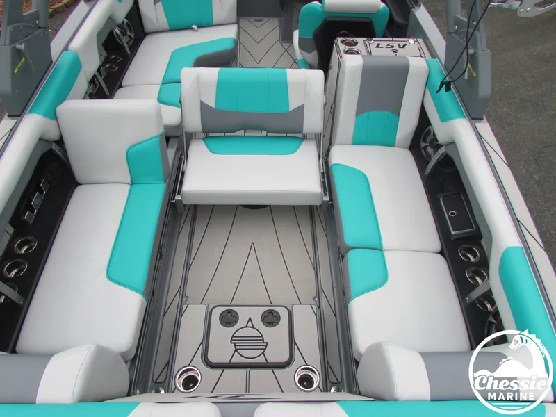 Slide: The Image of Malibu Wakesetter 25 LSV 2020 - 9