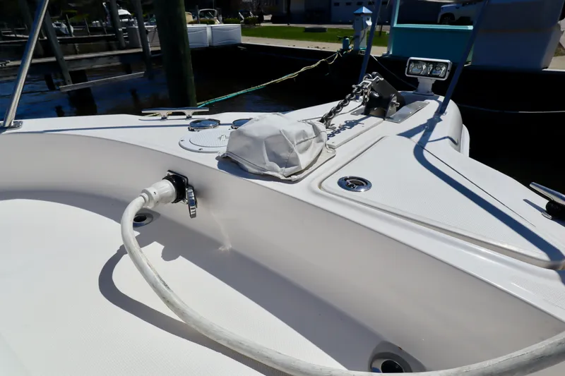 Slide: The Image of Deck of 1999 Sea Ray Sundancer 460 with anchor chain. - 4