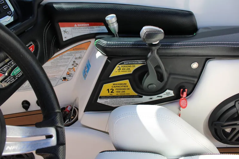 Slide: The Image of Nautique 210 Super Air Nautique 2016 - 11