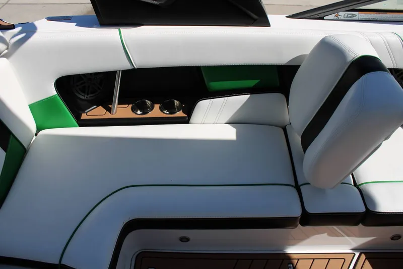 Slide: The Image of Nautique 210 Super Air Nautique 2016 - 16