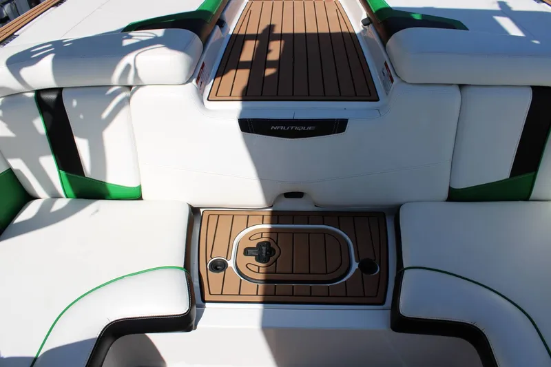 Slide: The Image of Nautique 210 Super Air Nautique 2016 - 17