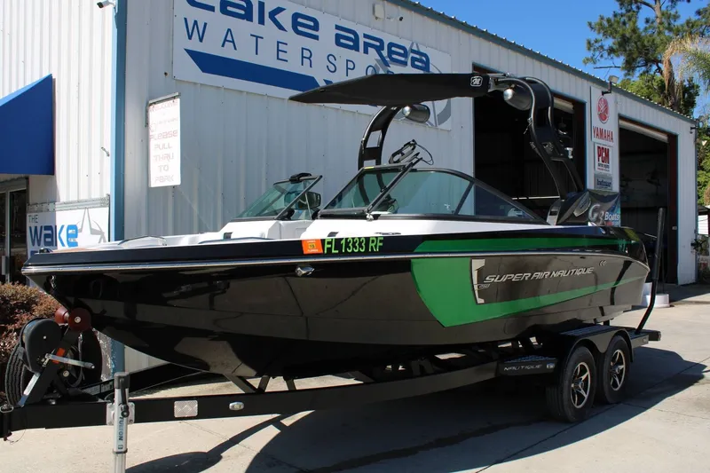 Slide: The Image of Nautique 210 Super Air Nautique 2016 - 3
