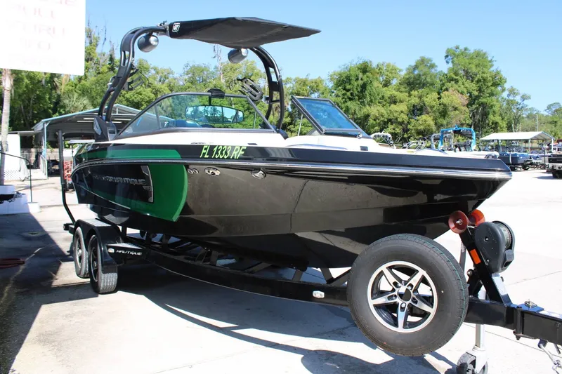 Slide: The Image of Nautique 210 Super Air Nautique 2016 - 5