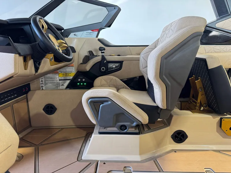 Slide: The Image of Nautique Super Air Nautique G23 Paragon 2025 - 20