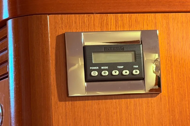 Slide: The Image of Fully enclosed shower - 70
