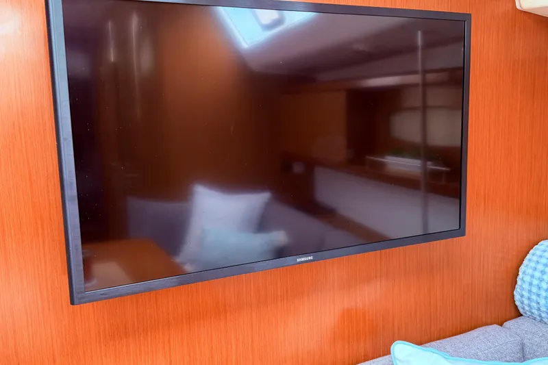 Slide: The Image of Head door closed on the starboard side. - 72