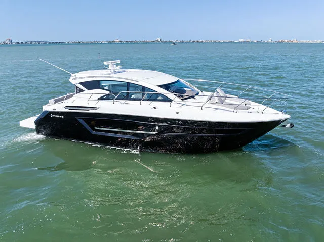 Slide: The Image of Cruisers Yachts 420 2007 - 39