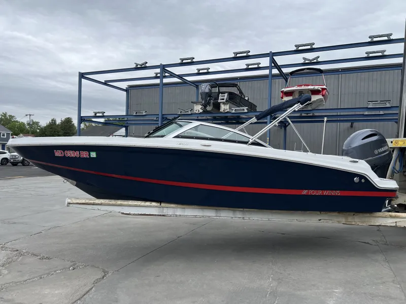 Slide: The Image of Four Winns HD 200 OB 2020 - 10