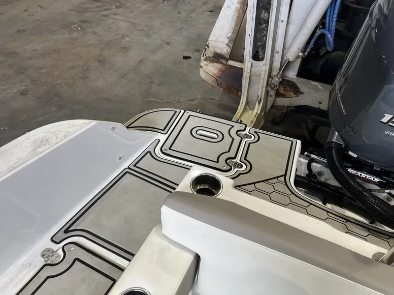 Slide: The Image of Four Winns HD 200 OB 2020 - 5