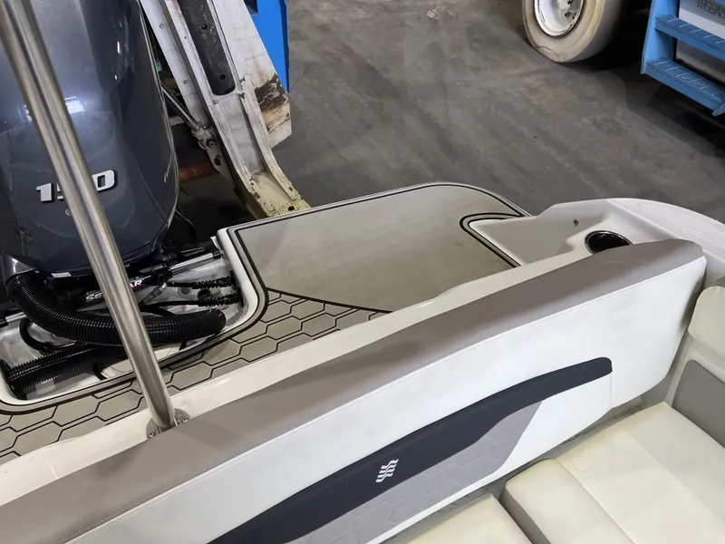 Slide: The Image of Four Winns HD 200 OB 2020 - 6