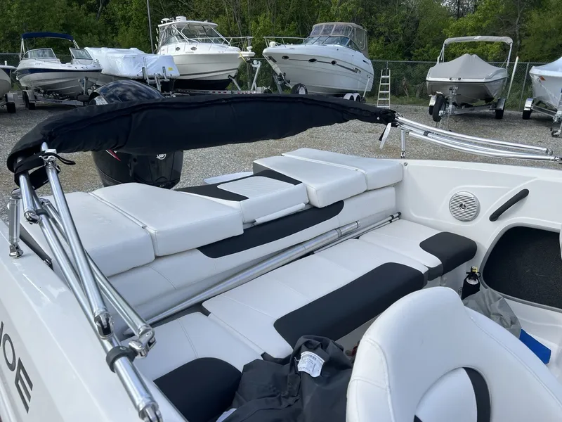 Slide: The Image of Tahoe 185 S 2023 - 10