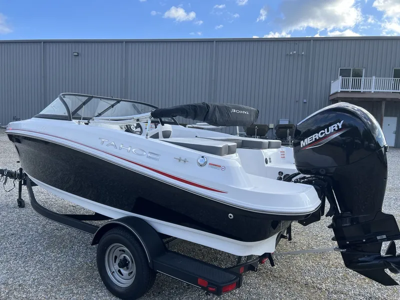 Slide: The Image of Tahoe 185 S 2023 - 8