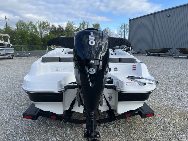 Slide: The Image of Tahoe 185 S 2023 - 9