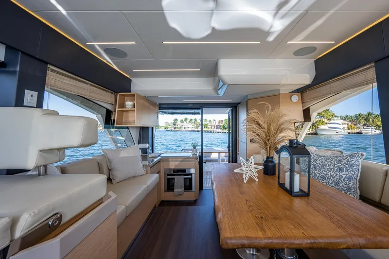 Slide: The Image of Greenline 45 Fly 2022 - 50