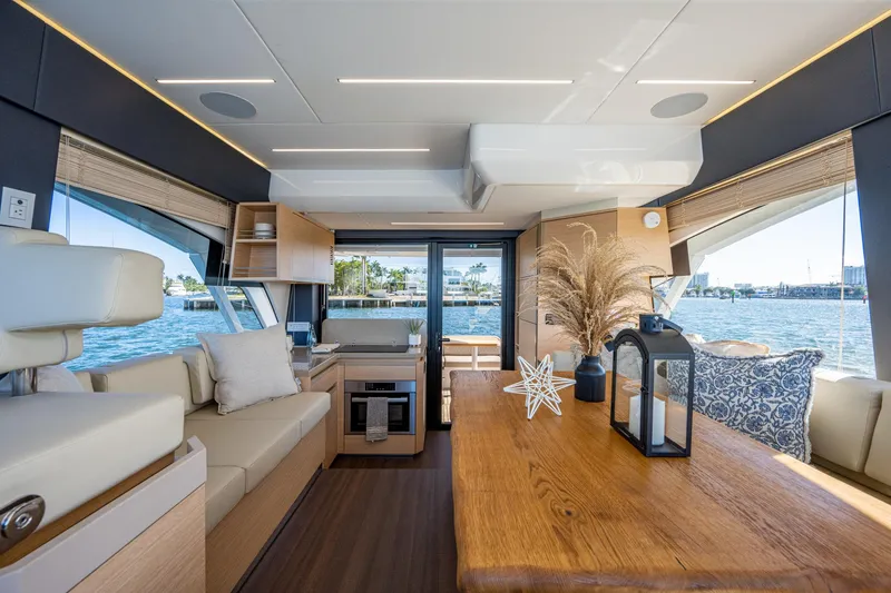 Slide: The Image of Greenline 45 Fly 2022 - 55