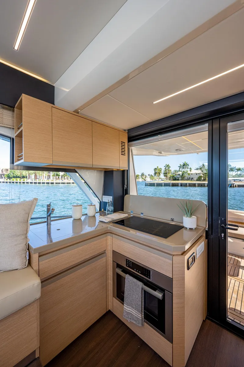 Slide: The Image of Greenline 45 Fly 2022 - 56