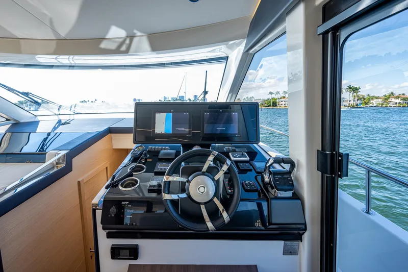 Slide: The Image of Greenline 45 Fly 2022 - 58