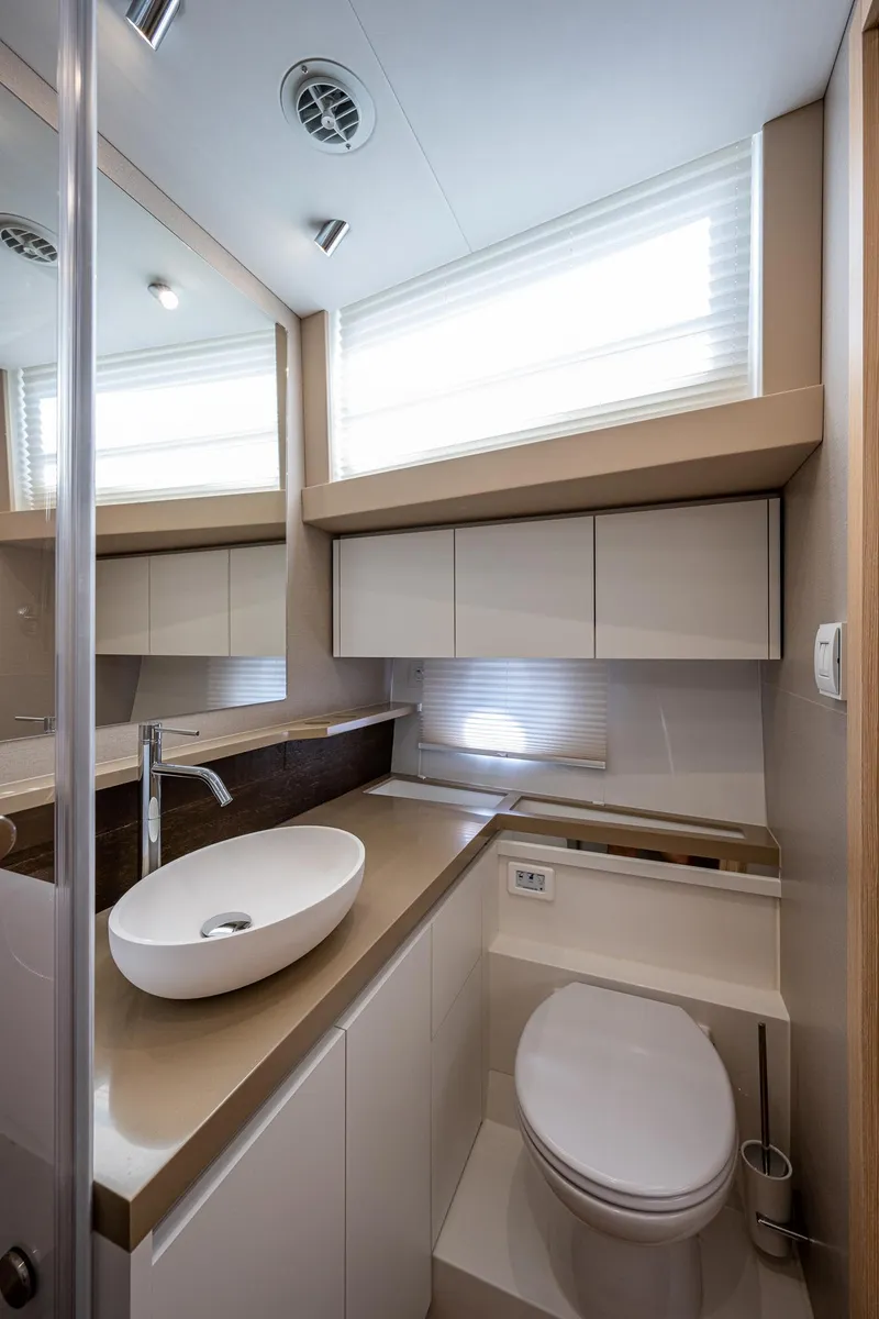 Slide: The Image of Greenline 45 Fly 2022 - 72