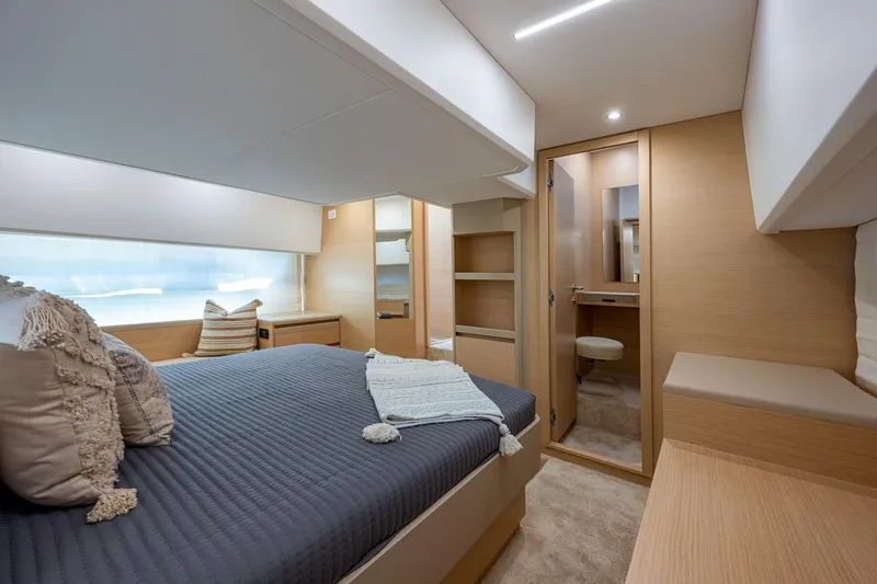 Slide: The Image of Greenline 45 Fly 2022 - 76