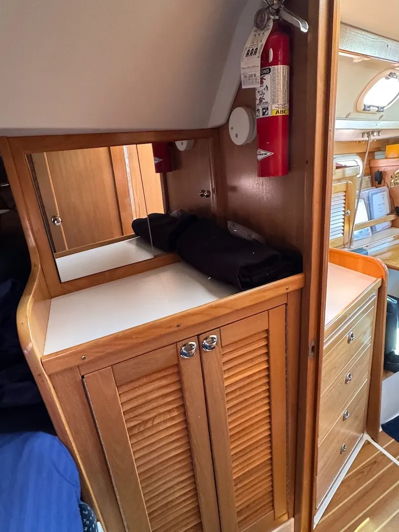 Slide: The Image of Catalina 36 MkII 2005 - 18