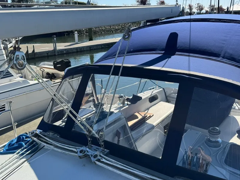 Slide: The Image of Catalina 36 MkII 2005 - 29