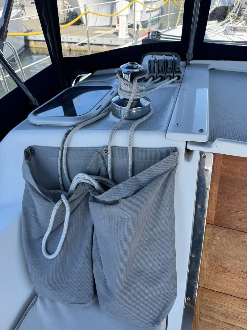 Slide: The Image of Catalina 36 MkII 2005 - 30
