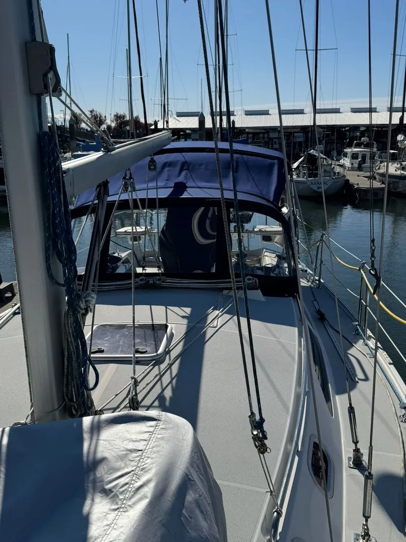 Slide: The Image of Catalina 36 MkII 2005 - 31