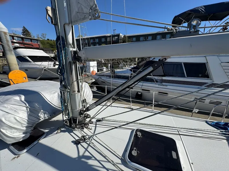 Slide: The Image of Catalina 36 MkII 2005 - 39