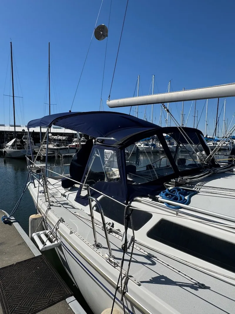 Slide: The Image of Catalina 36 MkII 2005 - 4