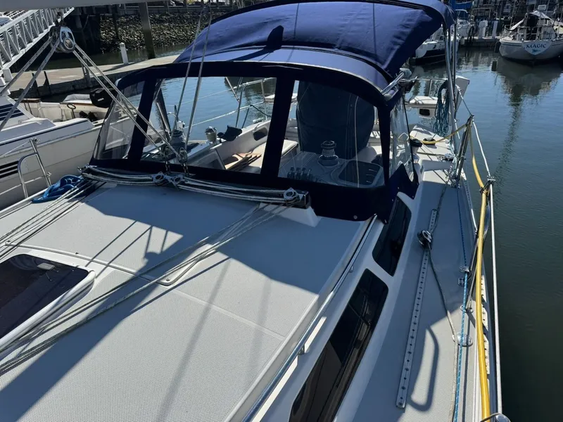 Slide: The Image of Catalina 36 MkII 2005 - 40