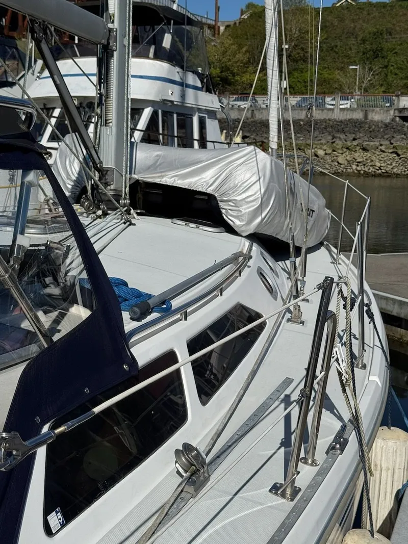 Slide: The Image of Catalina 36 MkII 2005 - 44