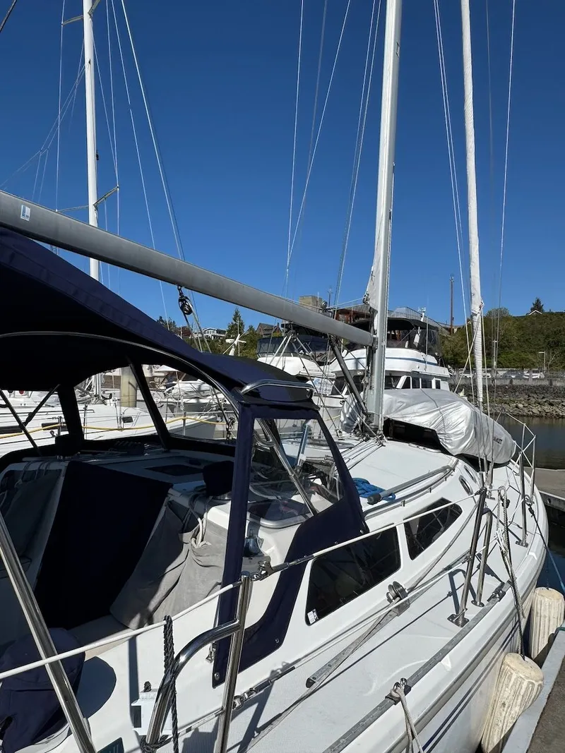 Slide: The Image of Catalina 36 MkII 2005 - 5