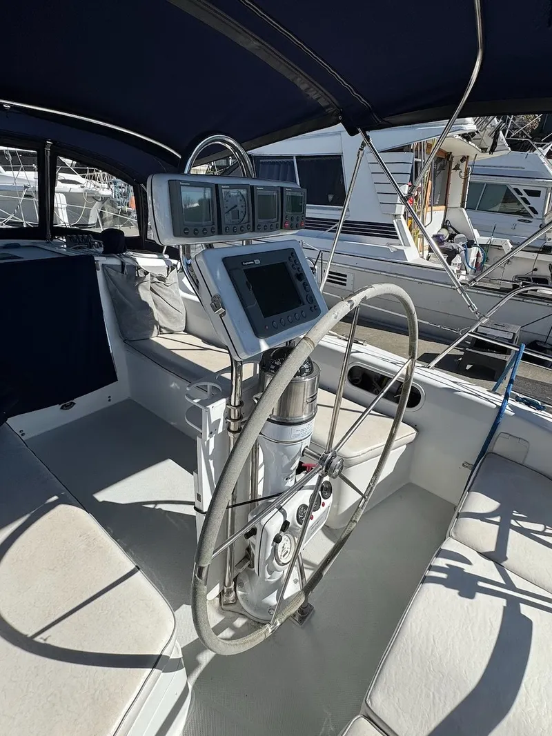 Slide: The Image of Catalina 36 MkII 2005 - 6