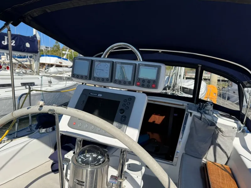 Slide: The Image of Catalina 36 MkII 2005 - 7