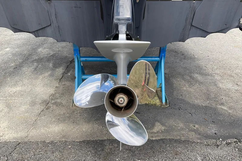 Slide: The Image of Propeller of 2016 Ocean Marine Craft Amphibious vehicle on display stand. - 16
