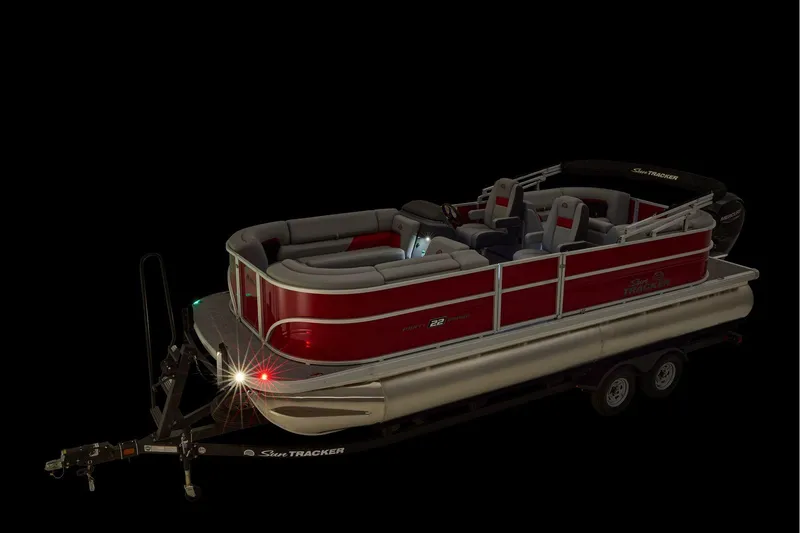 Slide: The Image of Sun Tracker Party Barge 22 DLX 2026 - 90