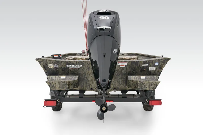 Slide: The Image of Tracker Grizzly 1860 CC 2026 - 50