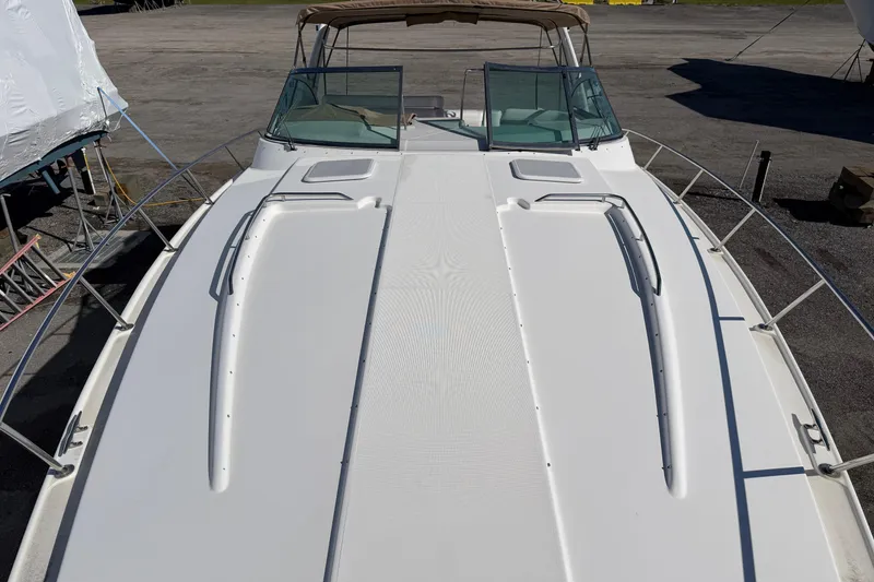 Slide: The Image of 2000 Formula 41 Performance Cruiser boat deck with windshield and railings. - 17