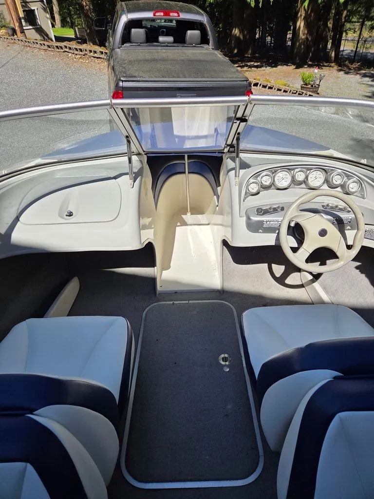 Slide: The Image of Bayliner 185 Bowrider 2005 - 3