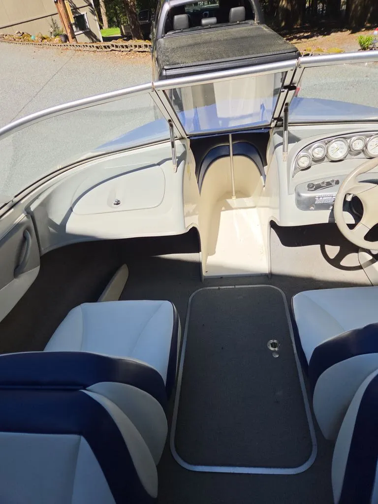 Slide: The Image of Bayliner 185 Bowrider 2005 - 4
