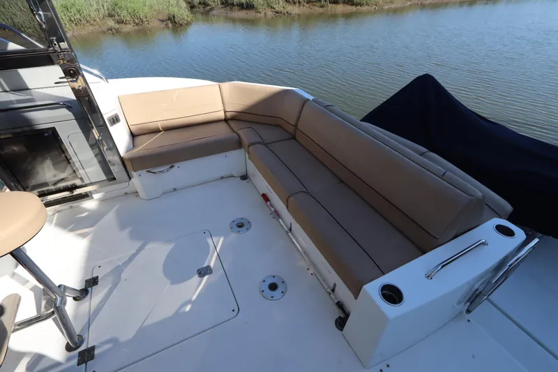 Slide: The Image of Luxurious seating area on a 2015 Cruisers Yachts 45 Cantius. - 23