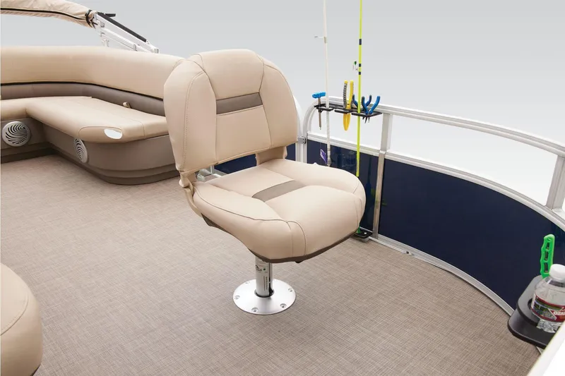 Slide: The Image of Manufacturer Provided Image: Sun Tracker BASS BUGGY 16 XL SELECT - 11