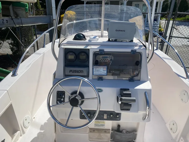 Slide: The Image of Helm console of a 2001 Grady-White Sportsman 180 boat. - 3
