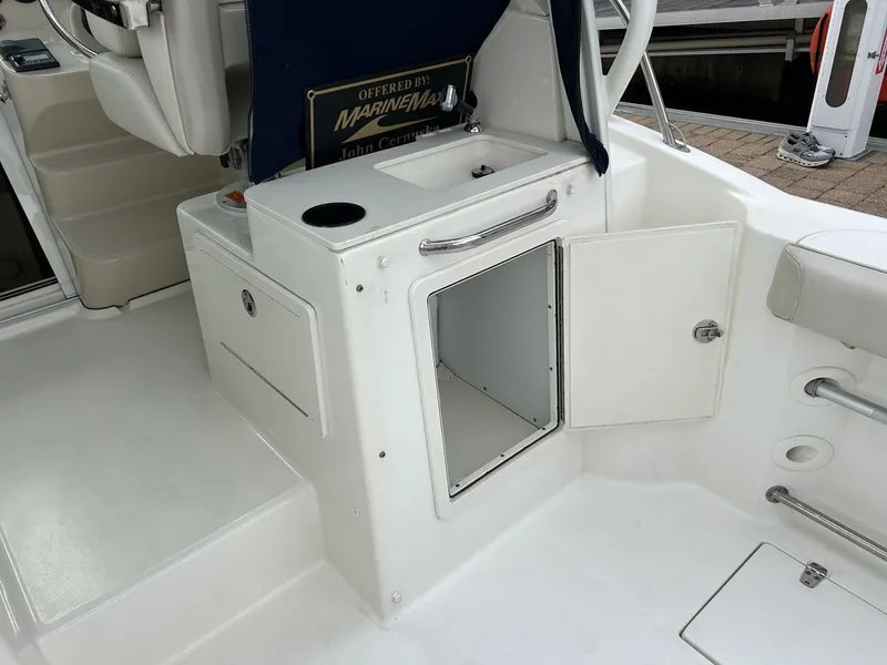 Slide: The Image of Boston Whaler 285 Conquest 2019 - 16