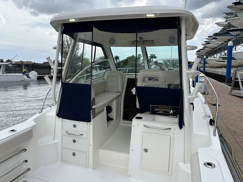 Slide: The Image of Boston Whaler 285 Conquest 2019 - 8