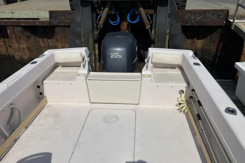 Slide: The Image of 1998 Grady-White Seafarer 226 boat with Yamaha 225 engine at dock. - 7