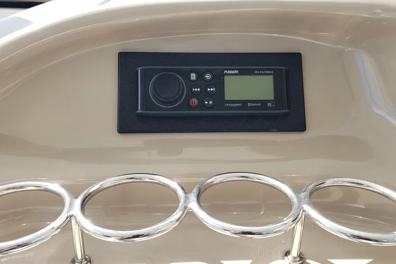 Slide: The Image of Fusion MS-RA70NSX stereo system on 2004 Sea Ray 550 Sundancer yacht dashboard. - 24